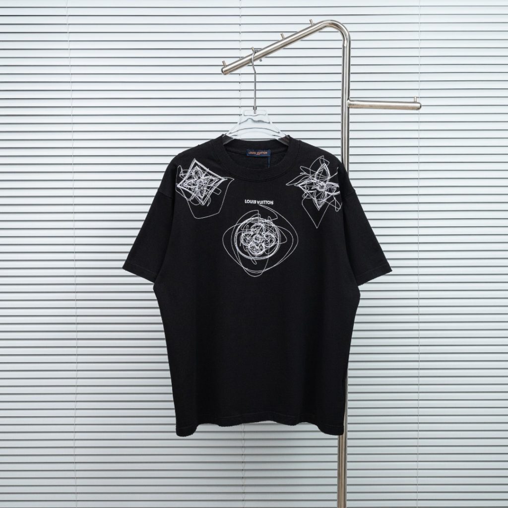 designer,replica,clothing,fake,1:1,lv,luxury,high quality Louis Vuitton Designer Collection Hand-Painted Graffiti Style Short-Sleeve T-Shirt, Color (UC2KOR)