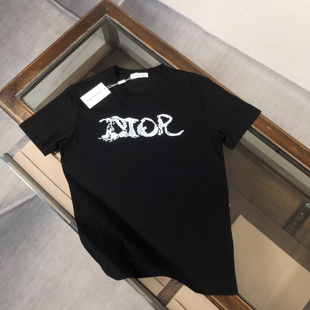 designer,replica,clothing,fake,1:1,lv,luxury,high quality DIOR Summer New Crew Neck Short-Sleeve T-Shirt (F8DALS) designer,replica,clothing,fake,1:1,lv,luxury,high quality DIOR Summer New Crew Neck Short-Sleeve T-Shirt (F8DALS)