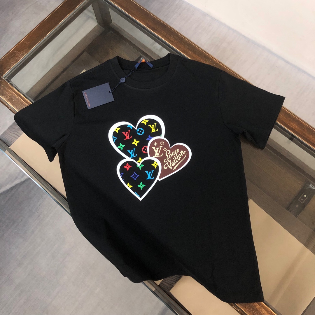 designer,replica,clothing,fake,1:1,lv,luxury,high quality LV Summer New Crew Neck Short-Sleeve T-Shirt (541UCV) designer,replica,clothing,fake,1:1,lv,luxury,high quality LV Summer New Crew Neck Short-Sleeve T-Shirt (541UCV)