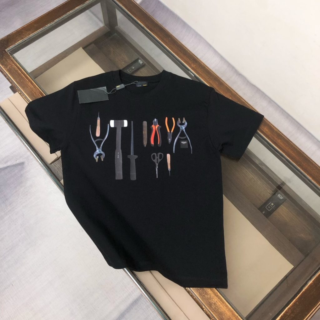 designer,replica,clothing,fake,1:1,lv,luxury,high quality FENDI’s latest short-sleeved T-shirt (74L6C7)