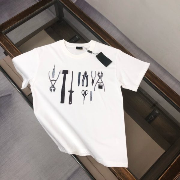designer,replica,clothing,fake,1:1,lv,luxury,high quality FENDI’s latest short-sleeved T-shirt (YGI1LY)