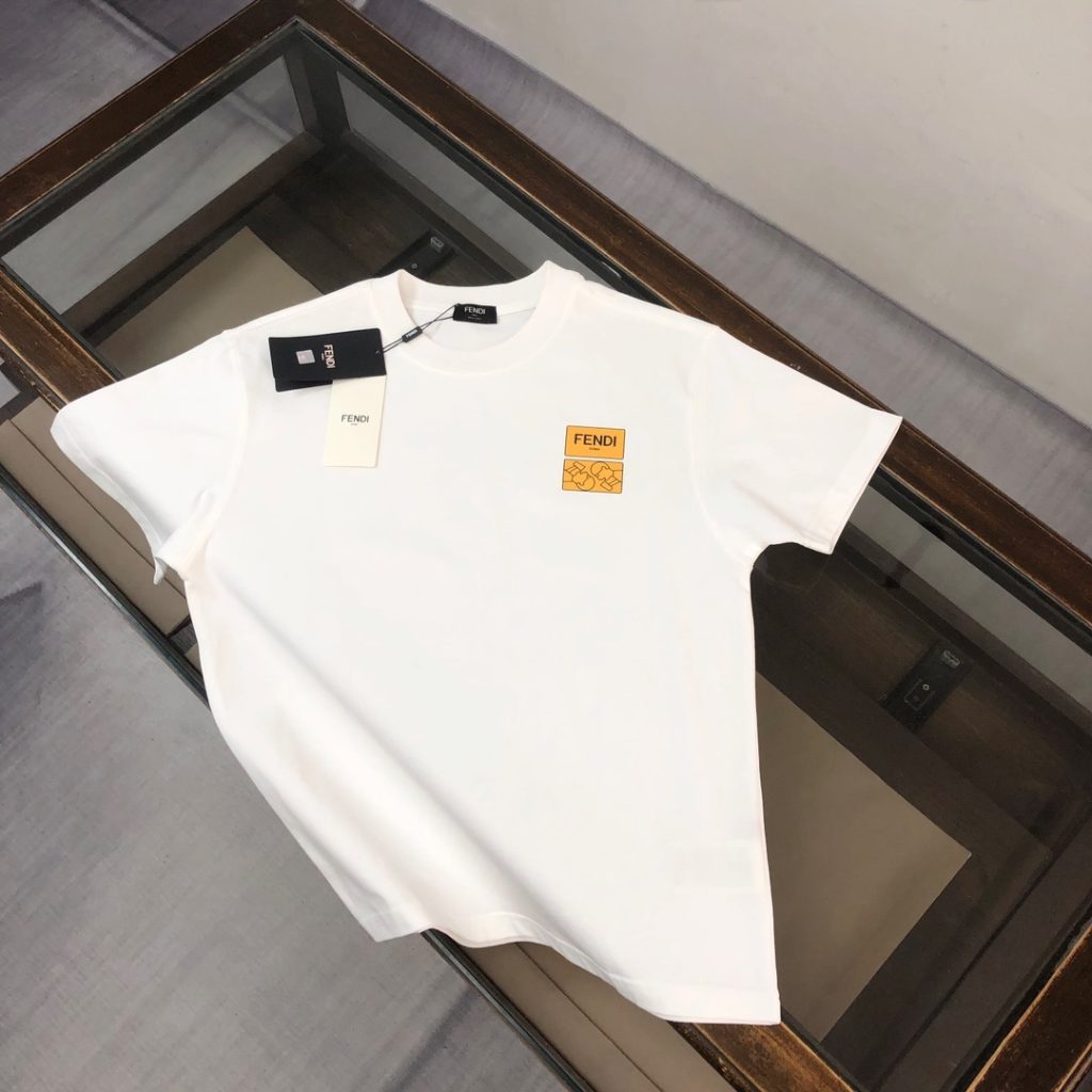 designer,replica,clothing,fake,1:1,lv,luxury,high quality FENDI Spring/Summer New Arrivals: Pure Cotton Short-Sleeve T-Shirt (369FCW)
