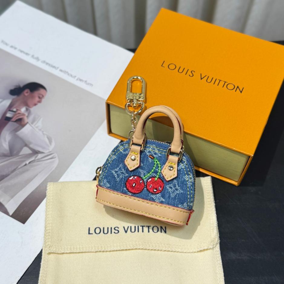 designer,replica,clothing,fake,1:1,lv,luxury,high quality New embroidered cherry shell bag charm, Louis Vuitton mini cherry shell bag keychain (7EY7GO)