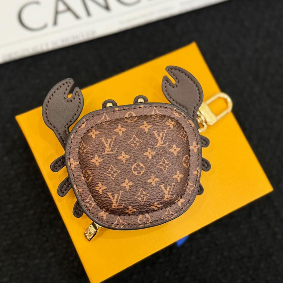 designer,replica,clothing,fake,1:1,lv,luxury,high quality New LV crab charm/Louis Vuitton crab earphone bag (54R6YD)
