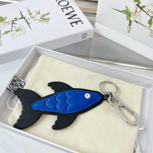 designer,replica,clothing,fake,1:1,lv,luxury,high quality New Loewe Leather Keychain Car Keychain Fish Charm Series Flying Fish Pendant (FDVA7V)