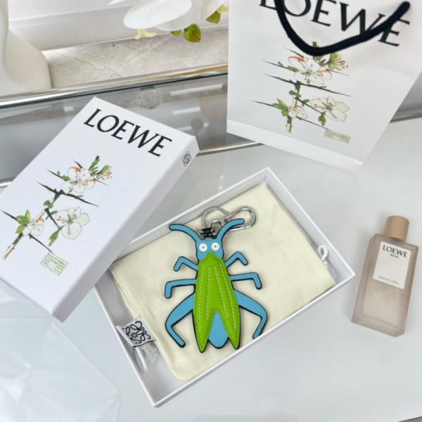 designer,replica,clothing,fake,1:1,lv,luxury,high quality New Loewe leather keychain/car keychain, Grasshopper Charm series (27BIHG)