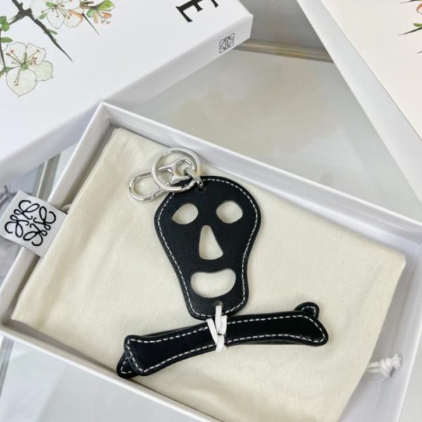 designer,replica,clothing,fake,1:1,lv,luxury,high quality New Loewe Leather Keychain Car Keychain Skulls Charm Series Skull Pendant (1322ZA)