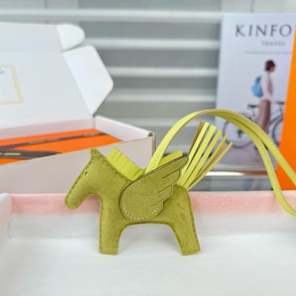 designer,replica,clothing,fake,1:1,lv,luxury,high quality New suede (faux leather) Hermes Rodeo Pegasus keychain/bag charm, handmade with exquisite stitching (0JQXCT).