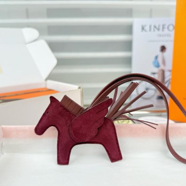 designer,replica,clothing,fake,1:1,lv,luxury,high quality New suede (faux leather) Hermes Rodeo Pegasus keychain/bag charm, handmade with stitching (6ZBUZ8)