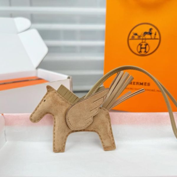 designer,replica,clothing,fake,1:1,lv,luxury,high quality New suede (faux leather) Hermes Rodeo Pegasus keychain/bag charm, hand-stitched (741W6R)