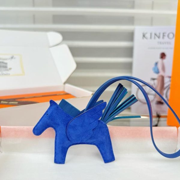 designer,replica,clothing,fake,1:1,lv,luxury,high quality New suede (faux leather) Hermes Rodeo Pegasus keychain/bag charm, hand-stitched (L8FNGI)