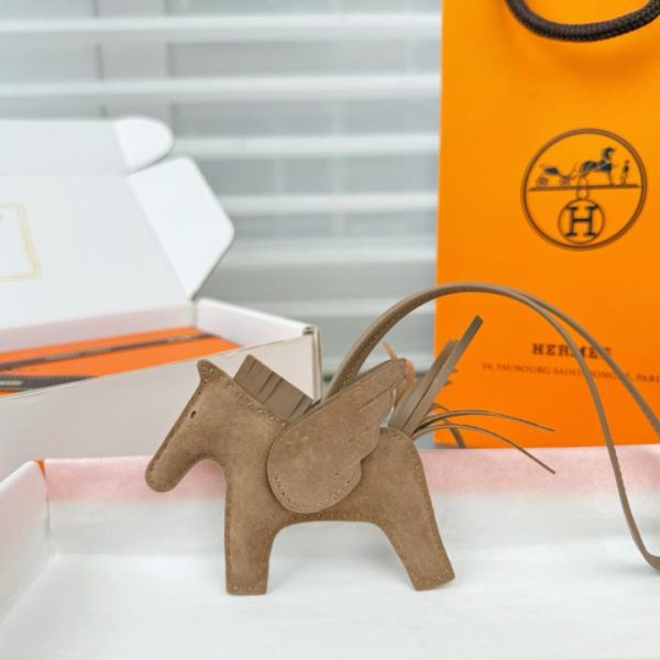 designer,replica,clothing,fake,1:1,lv,luxury,high quality New suede (faux leather) Hermes Rodeo Pegasus keychain/bag charm, hand-stitched (VETG24)
