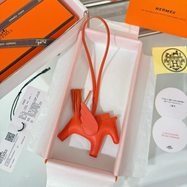 designer,replica,clothing,fake,1:1,lv,luxury,high quality New Hermès Rodeo Pegase bag charm/keychain, hand-stitched in lambskin (A4E1NC).