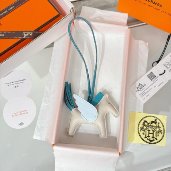 designer,replica,clothing,fake,1:1,lv,luxury,high quality New Hermès Rodeo Pegase bag charm/keychain, hand-stitched in lambskin (EE1FZ6).