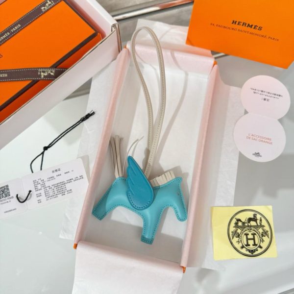designer,replica,clothing,fake,1:1,lv,luxury,high quality New Hermès Rodeo Pegase bag charm/keychain, hand-stitched in lambskin (GEMDDY) material.