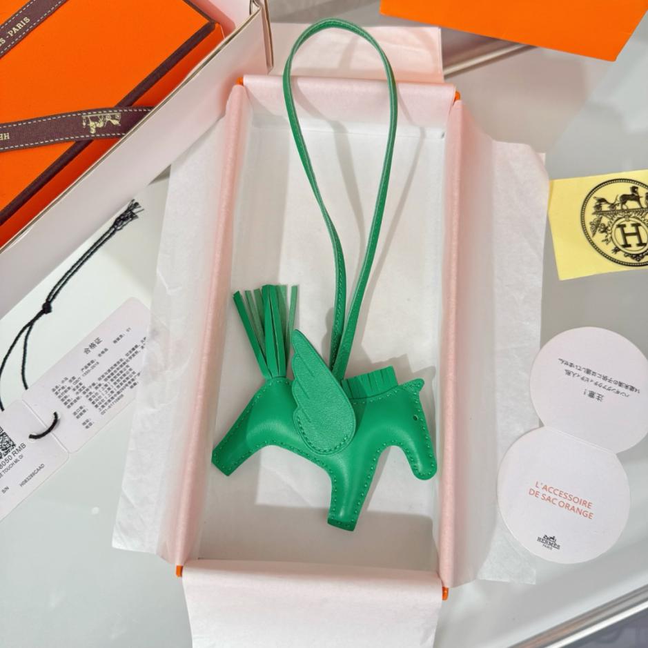 designer,replica,clothing,fake,1:1,lv,luxury,high quality New Hermès Rodeo Pegase bag charm/keychain, hand-stitched in lambskin (Z5VMV5). designer,replica,clothing,fake,1:1,lv,luxury,high quality New Hermès Rodeo Pegase bag charm/keychain, hand-stitched in lambskin (Z5VMV5).