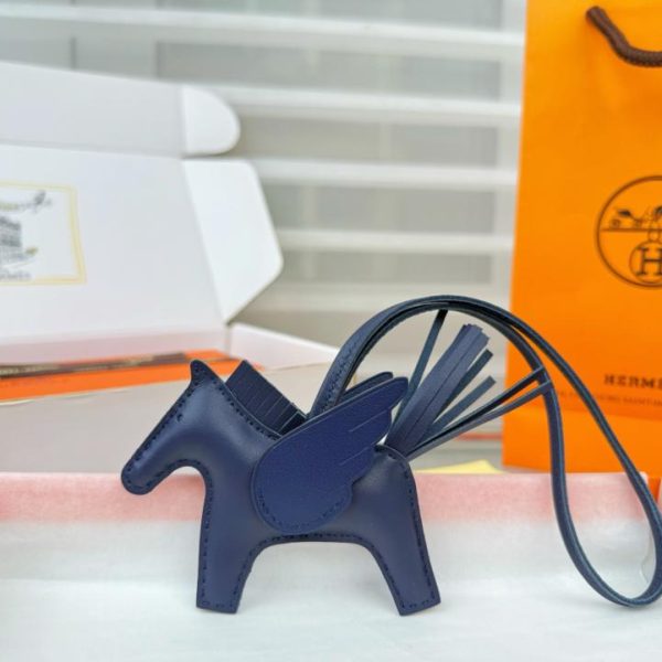 designer,replica,clothing,fake,1:1,lv,luxury,high quality New Hermès Rodeo Pegase bag charm/keychain, hand-stitched in lambskin (IWZD8H)