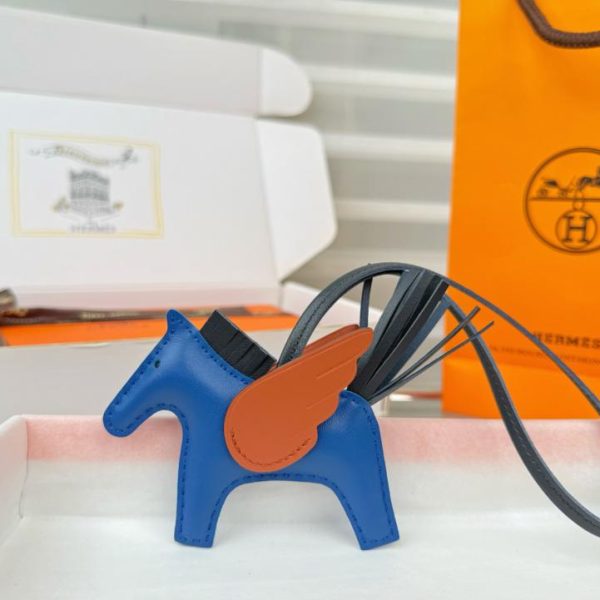 designer,replica,clothing,fake,1:1,lv,luxury,high quality New Hermès Rodeo Pegase bag charm/keychain, hand-stitched in lambskin (JKN7W8)