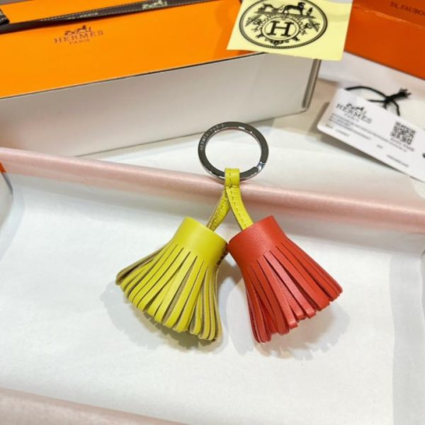 designer,replica,clothing,fake,1:1,lv,luxury,high quality New Arrival: Hermès Carmen uno dos kering tassel grass skirt keychain, handmade from imported lambskin (DSHKS6)