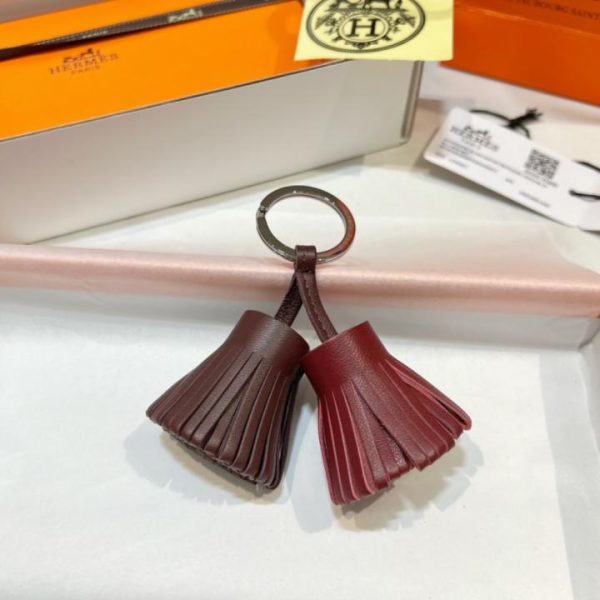 designer,replica,clothing,fake,1:1,lv,luxury,high quality New Arrival: Hermès Carmen uno dos kering tassel grass skirt keychain, handmade from imported lambskin (83G6A6)