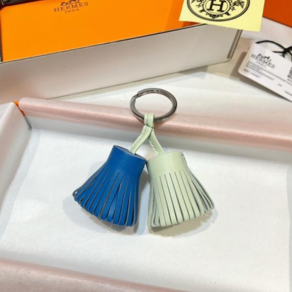 designer,replica,clothing,fake,1:1,lv,luxury,high quality New Arrival: Hermès Carmen uno dos kering tassel grass skirt keychain, handmade from imported lambskin (XSEIZ3)