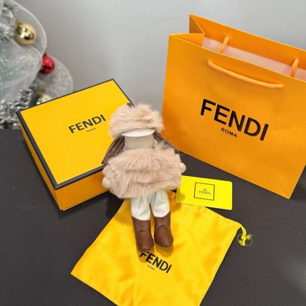designer,replica,clothing,fake,1:1,lv,luxury,high quality New high-quality Fendi Silvia plush toy handbag charm, Best Friends Forever charm (HN7FAK)