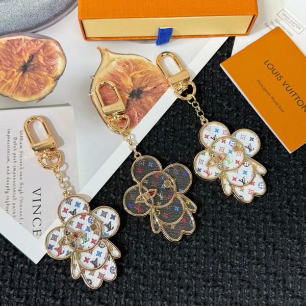 designer,replica,clothing,fake,1:1,lv,luxury,high quality New LV sunflower keychain pendant (BZHSIS)