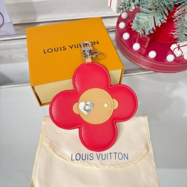 designer,replica,clothing,fake,1:1,lv,luxury,high quality Vivienne Head Monogram Mirrore Keychain M03280 Louis Vuitton VIVIENNE HEAD MONOGRAM MIRROR Keychain made of PU material Vivienne He (R1OCO3)