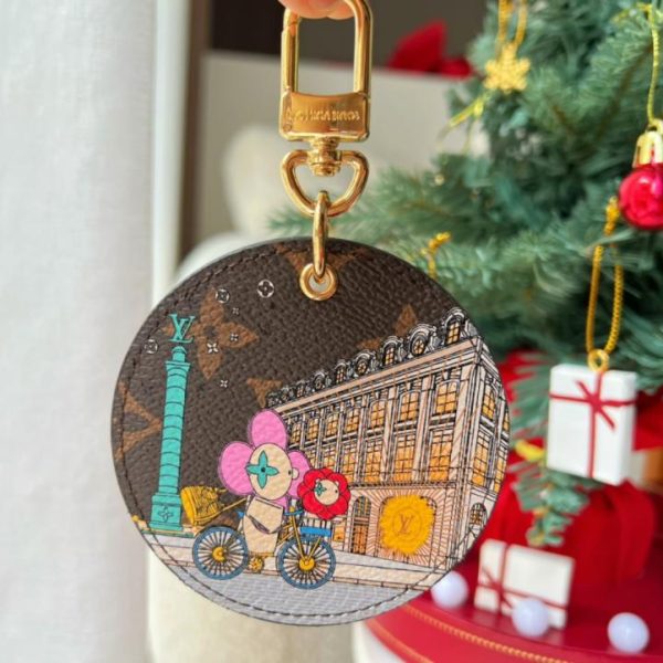 designer,replica,clothing,fake,1:1,lv,luxury,high quality Louis Vuitton Christmas Collection Round Keychain Illustre Xmas Paris Bag and Keychain (US3B12)