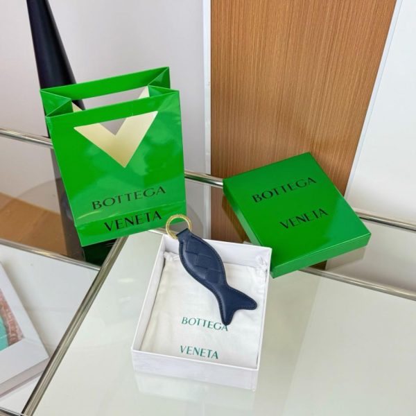 designer,replica,clothing,fake,1:1,lv,luxury,high quality New BV Fish Keychain (M872JK)
