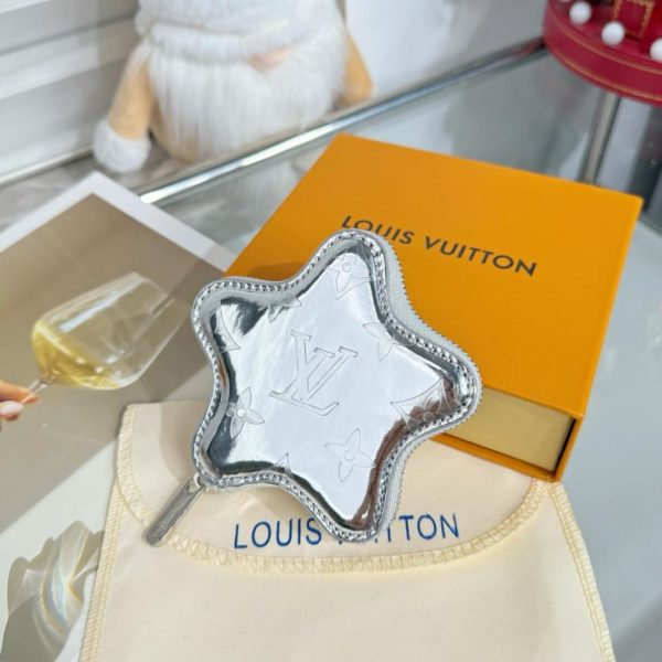 designer,replica,clothing,fake,1:1,lv,luxury,high quality New Louis Vuitton LOUIS BEAR Star/Pentagram Coin Purse/Bag Accessory (1XMAR1)