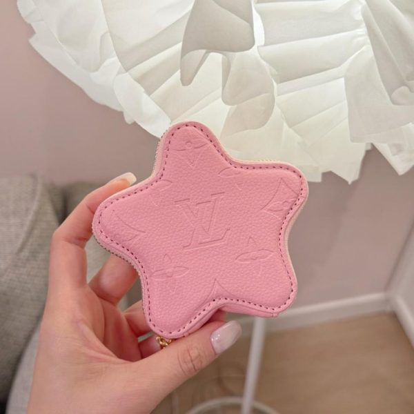 designer,replica,clothing,fake,1:1,lv,luxury,high quality New Louis Vuitton LOUIS BEAR Star/Pentagram Coin Purse/Bag Accessory (UST8LF)