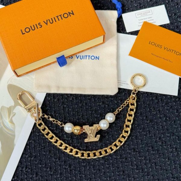 designer,replica,clothing,fake,1:1,lv,luxury,high quality New LV logo large pearl chunky chain bag charm (0DYVLJ)