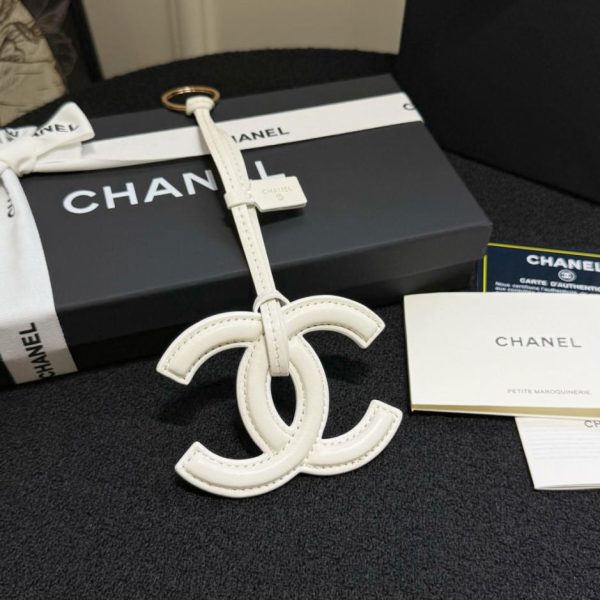 designer,replica,clothing,fake,1:1,lv,luxury,high quality New Chanel Spring Summer Mini Bag Charm, made of lambskin, classic double C design (4T5DQT).