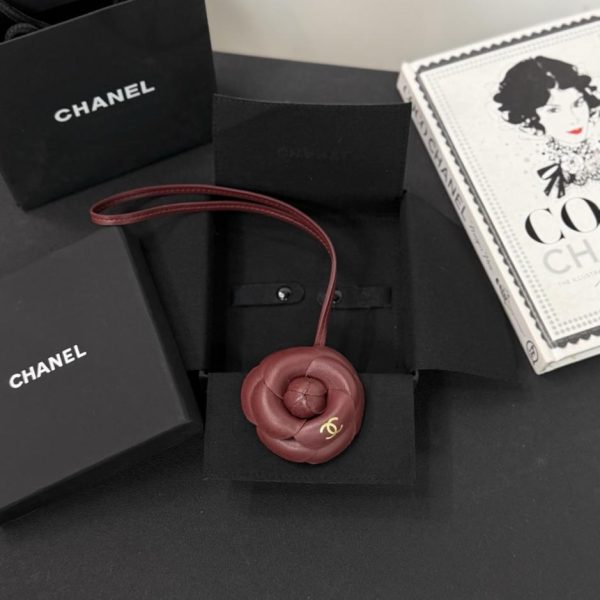 designer,replica,clothing,fake,1:1,lv,luxury,high quality New Chanel Camellia Bag Charm in Soft and Tough Lambskin (XT7ZQH)