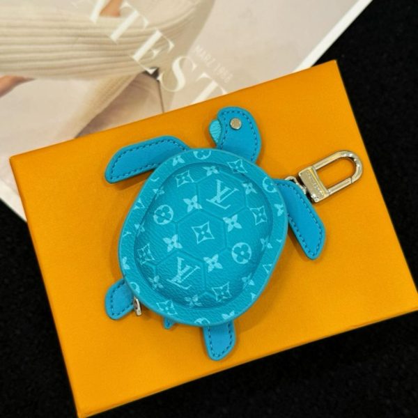 designer,replica,clothing,fake,1:1,lv,luxury,high quality New LV turtle pendant (Q23048)