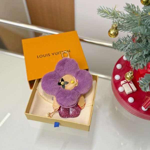designer,replica,clothing,fake,1:1,lv,luxury,high quality Louis Vuitton Red VIVIENNE Sunflower Mink Keychain (OETJJ0)