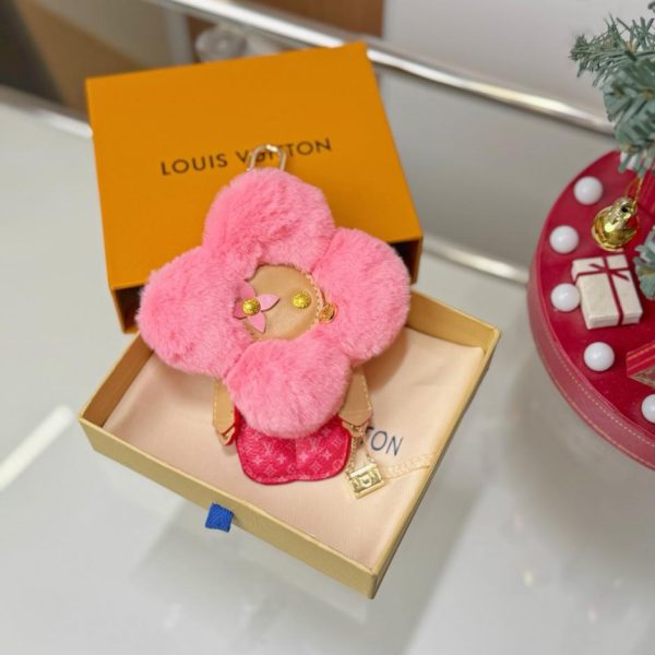designer,replica,clothing,fake,1:1,lv,luxury,high quality Louis Vuitton Red VIVIENNE Sunflower Mink Keychain (QSC19R)