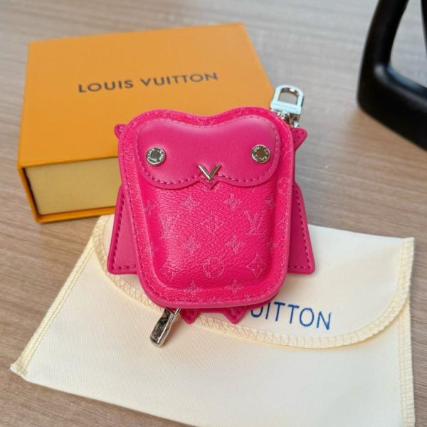 designer,replica,clothing,fake,1:1,lv,luxury,high quality New arrival: Louis Vuitton owl headphone bag keychain charm (AS8UCC)