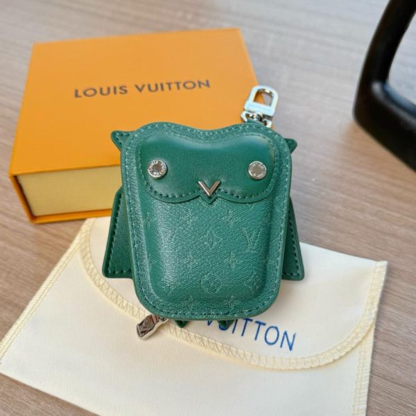designer,replica,clothing,fake,1:1,lv,luxury,high quality New arrival: Louis Vuitton owl headphone bag keychain charm (DOGG7H)