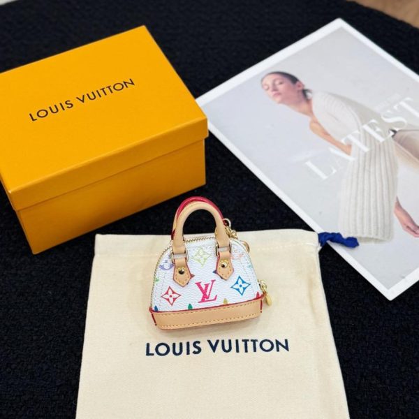 designer,replica,clothing,fake,1:1,lv,luxury,high quality M01706 Louis Vuitton Mini Shell Bag Keychain Charm MICRO ALMA VERNIS Keychain size 6.5 x 9 x 4.5cm (U8T4LN)