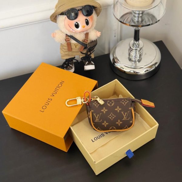 designer,replica,clothing,fake,1:1,lv,luxury,high quality New Arrival M02460 Louis Vuitton xTM MICRO POCHETTE Mini Clutch Bag Charm (ZTW0KR)