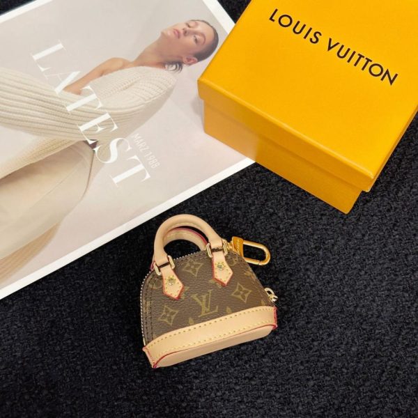 designer,replica,clothing,fake,1:1,lv,luxury,high quality New product M00995 Louis Vuitton Mini Monogram Shell Bag Keychain Charm MICRO ALMA VERNIS Keychain (TW6O2V)