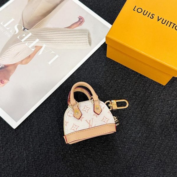 designer,replica,clothing,fake,1:1,lv,luxury,high quality New product M01706 Louis Vuitton Mini Shell Bag Keychain Charm MICRO ALMA VERNIS Keychain (B67GW1)
