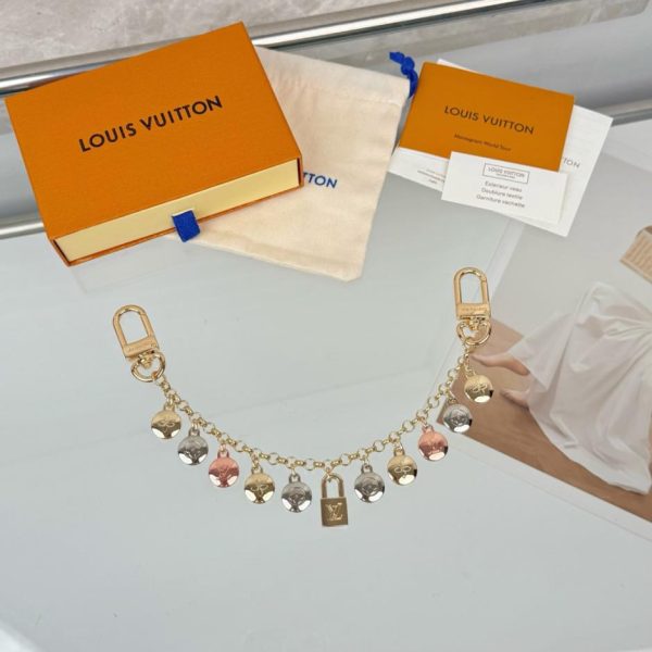 designer,replica,clothing,fake,1:1,lv,luxury,high quality LV keychain, beaded bag charm, bag chain, Spring Street bag accessories and keychains (K1HUU7)
