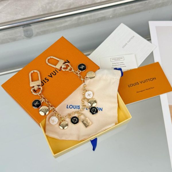 designer,replica,clothing,fake,1:1,lv,luxury,high quality LV keychains, beaded bags, bag chains, Spring Street bag charms and keychains (NSMAQK)