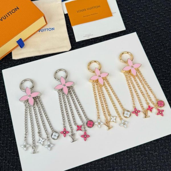 designer,replica,clothing,fake,1:1,lv,luxury,high quality LOUIS VUITTON Winter New Arrival: Tassel Bag Charm Chain Keychain (37DN6N)
