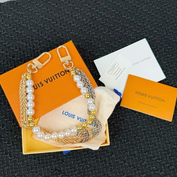 designer,replica,clothing,fake,1:1,lv,luxury,high quality New LOUIS VUITTON Pearl Knot Long Bag Chain (4VBUYL)