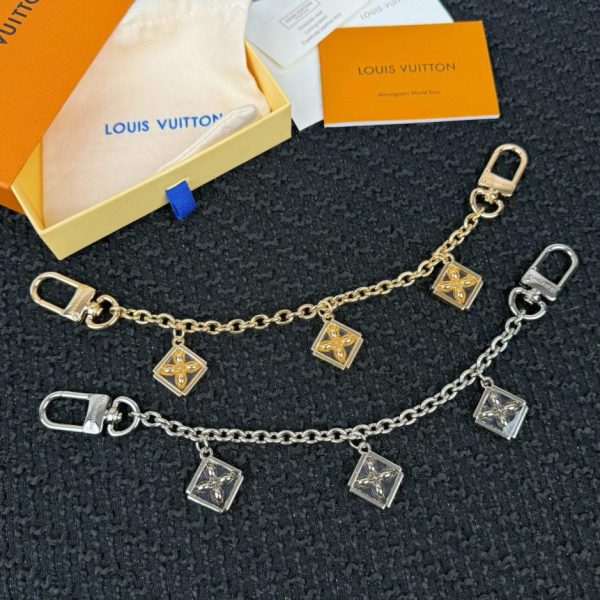 designer,replica,clothing,fake,1:1,lv,luxury,high quality New LOUIS VUITTON long bag chain keychain (GJRG2H)