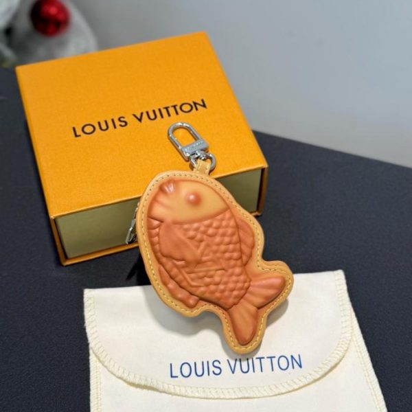 designer,replica,clothing,fake,1:1,lv,luxury,high quality M03360 Louis Vuitton TAIYAKI Sea Bream Bag Charm/Headphone Bag Charm (53BH2O)